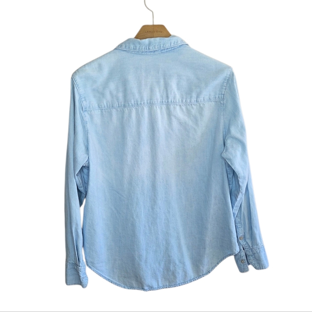 Universal Thread Chambray Blue Button Front Denim Shirt Size Medium Casual - Picture 4 of 4